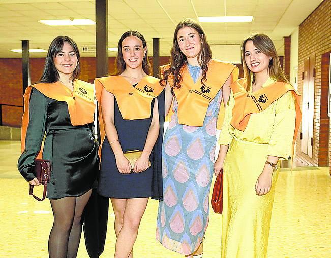 Iratxe Mirandilla, Paula Gómez, Irune Llamazares y Alejandra Sierra. 