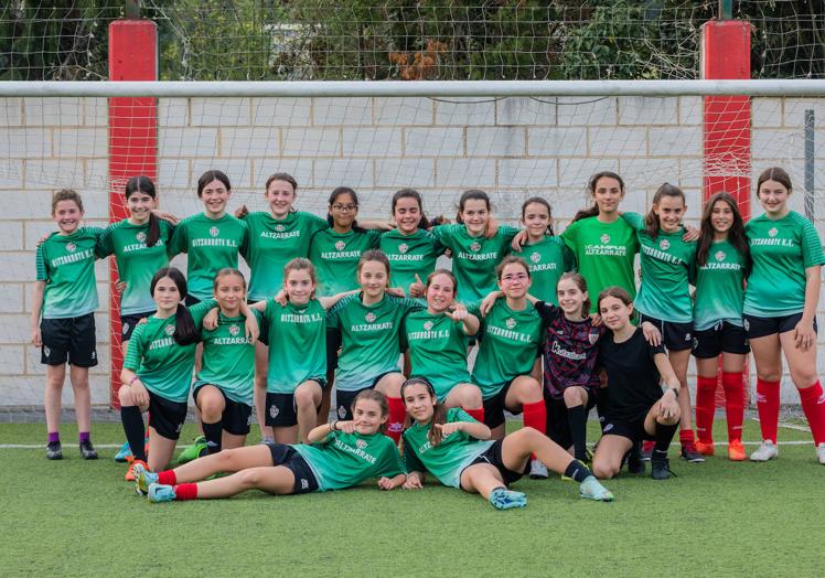 El Altzarrate ha sido pionero en Álava en la formación en exclusiva de chicas futbolistas.