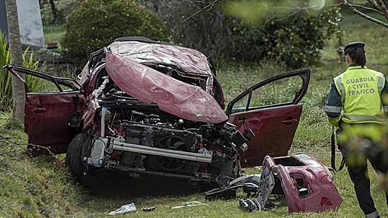 Los cuatro jóvenes de Ribadeo tuvieron el accidente mortal a 200 metros del piso al que se dirigían