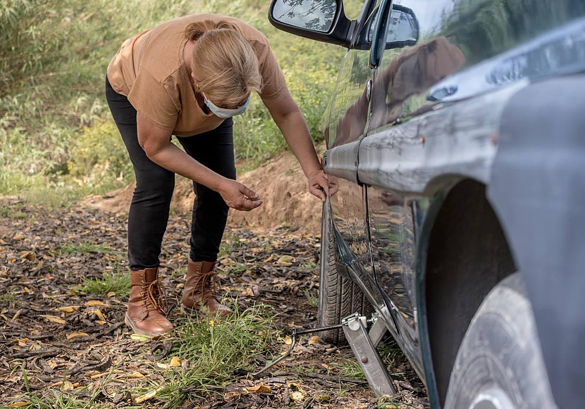 «Kontatu zidan autoa hondatu egin zitzaiola eta tailerrean esan ziotela konponketa zaila zuela, garestia eta, beraz, apenas merezi zuela».