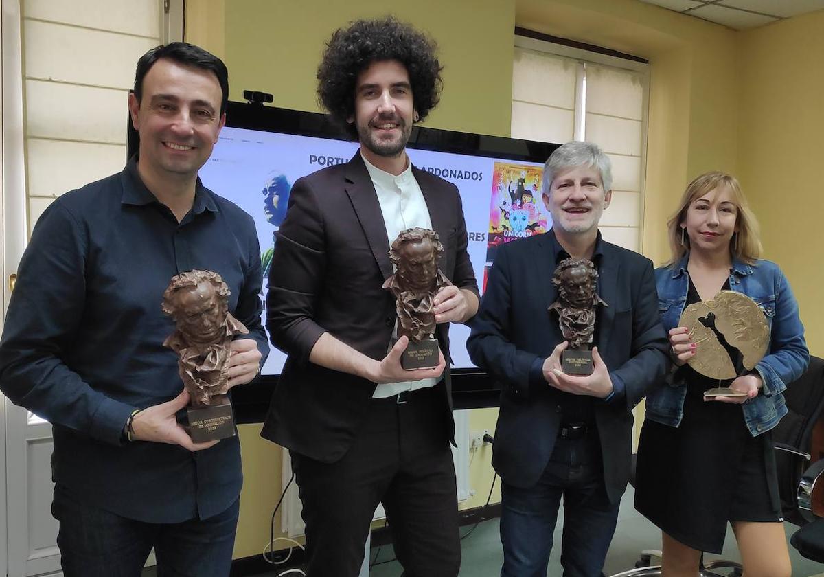 El alcalde de Portugalete, Mikel Torres, junto a Iván Miñambres, Gaizka Urresti y la edil de Cultura, Estíbaliz Freije.