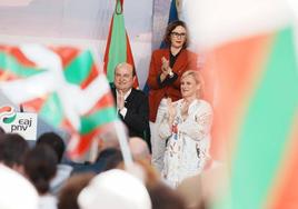 El presidente del PNV y del Euzkadi Buru Batzaren (EBB), Andoni Ortuzar, interviene en la celebración del Aberri Eguna, en Plaza Nueva.