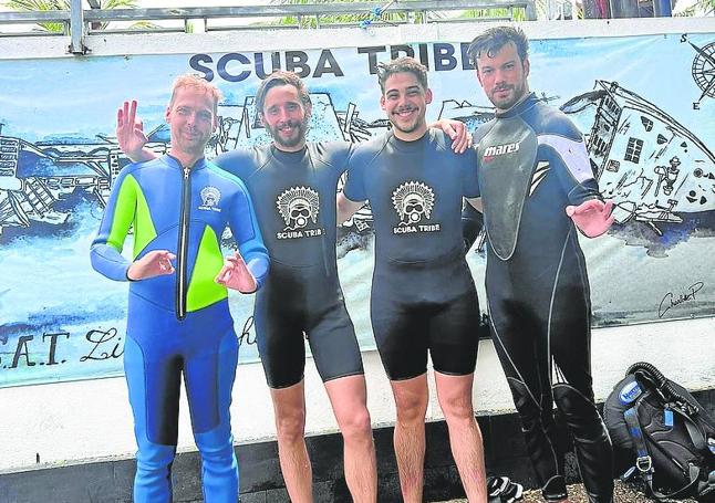 Ekain realizó un curso de buceo en Bali, donde se hizo muy amigo del instructor, un granadino afincado allí.