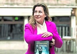 Eva García Sáenz de Urturi presentará hoy su nuevo libro en el palacio Europa.