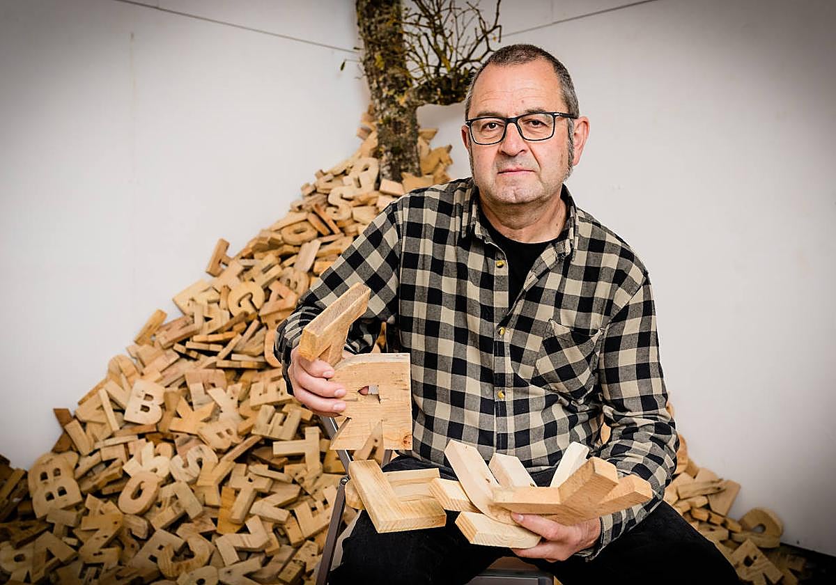 Zirika muestra sus 'letras' en la sala Espazioa, donde presenta una muestra audiovisual hasta mayo.