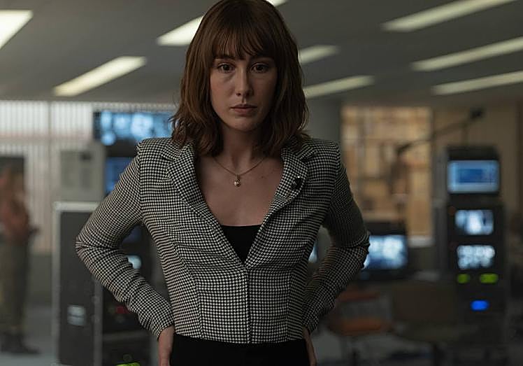 Almudena Amor es la psiquiatra que investiga al protagonista.