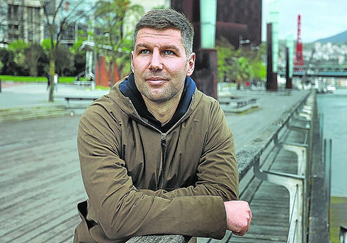 Thomas Hitzlsperger ha llegado este viernes a Bilbao y este sábado estará en San Mamés para ver el derbi Athletic-Real Sociedad.