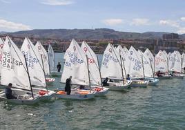 Una gran fiesta de la vela ligera en el Abra