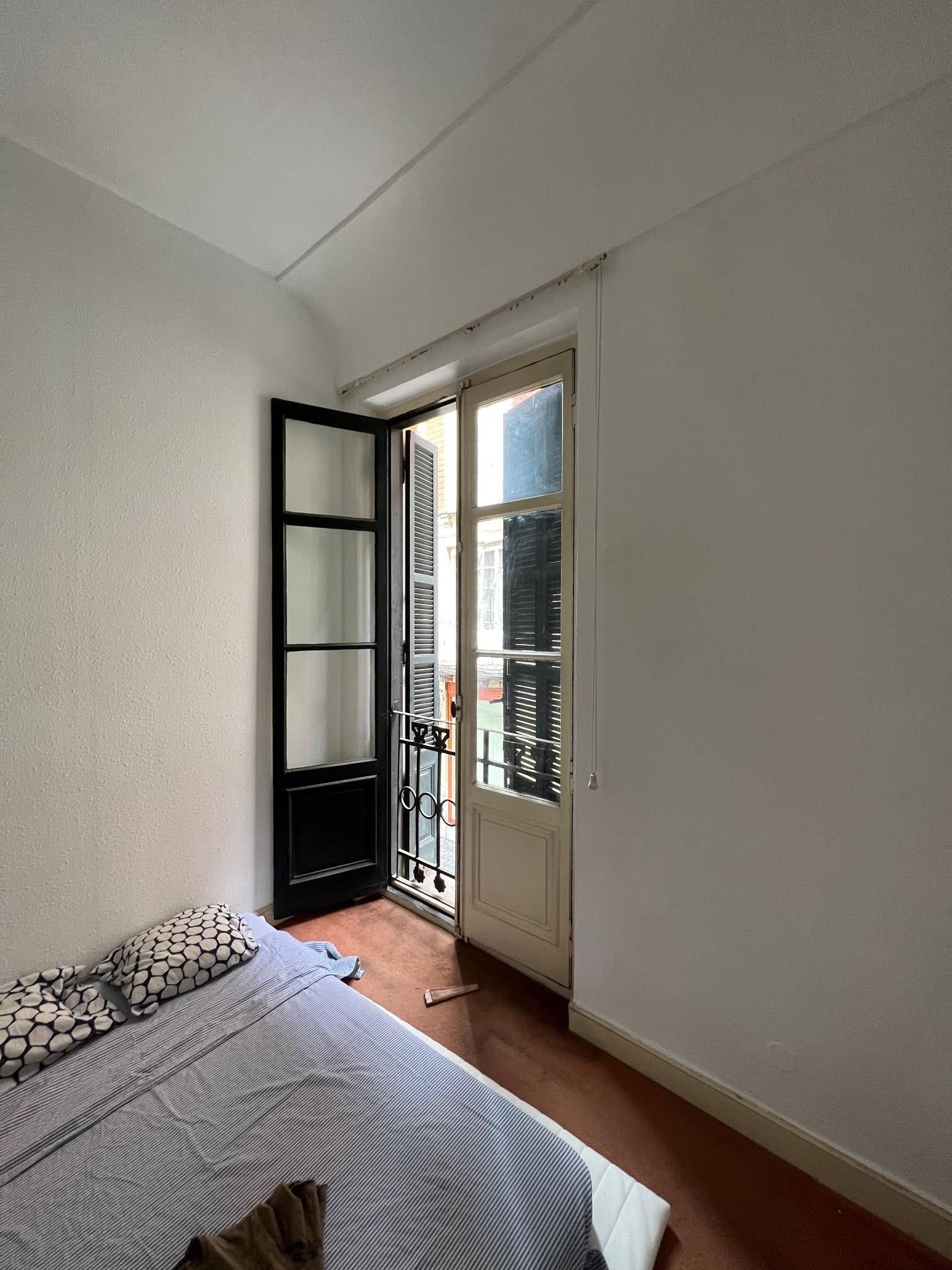 De despacho a piso de lujo: el hogar clásico (pero moderno) de un interiorista en Bilbao