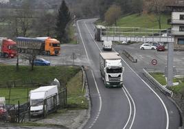 La carretera de Barazar fue renovada en los años 90, pero las obras no afectaron a la cima.