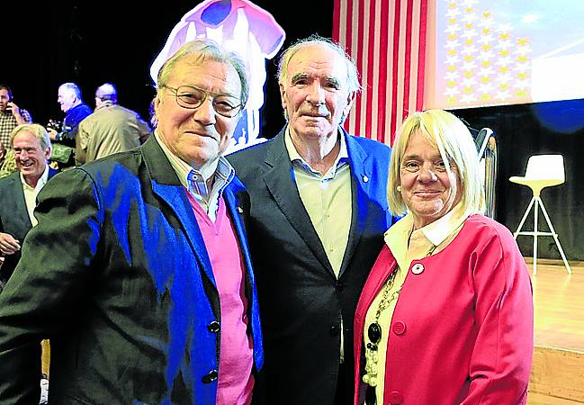 Manolo Delgado, José Ángel Iribar y Paloma Panizo.