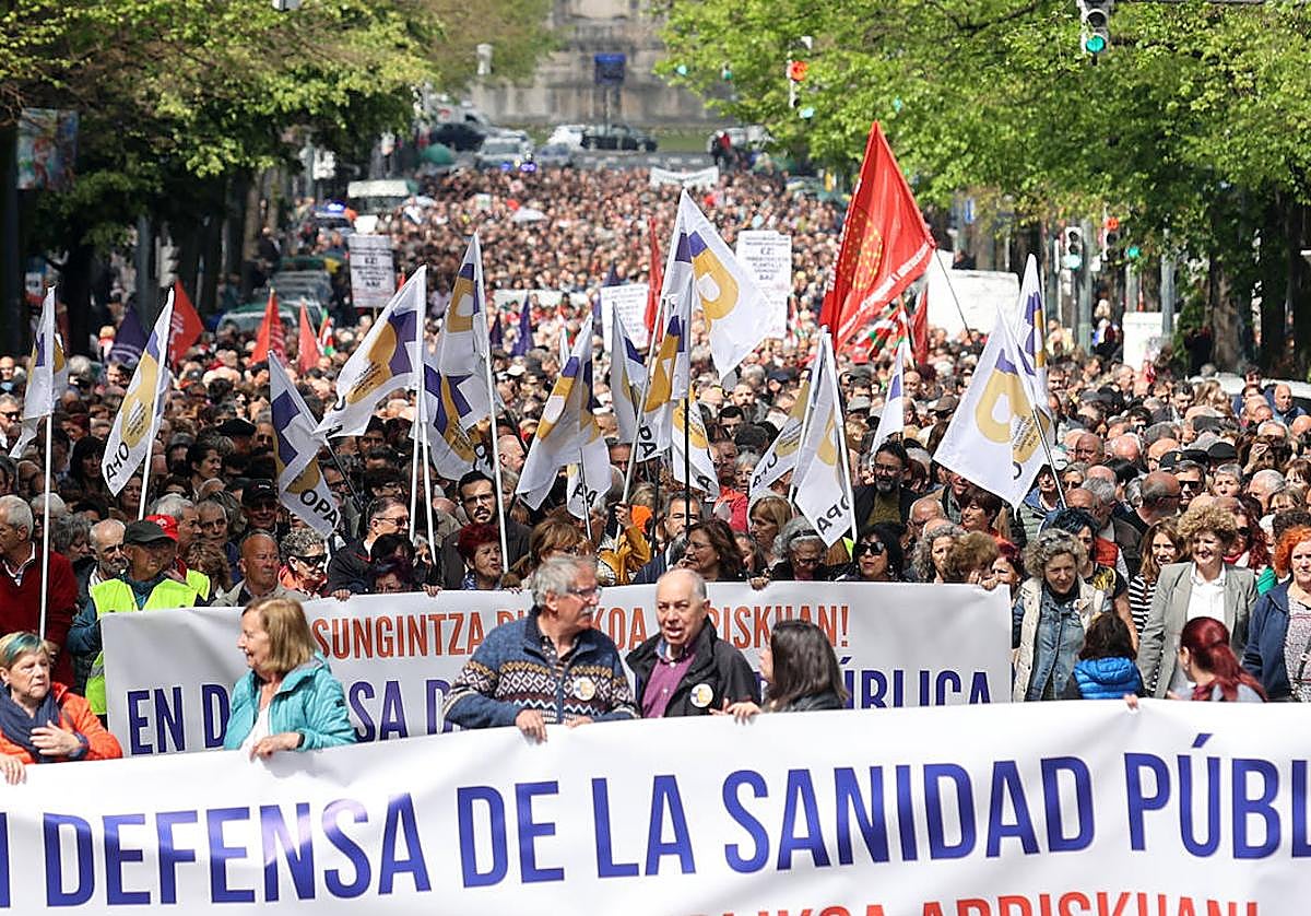 Miles de personas se manifiestan hoy en Bilbao.