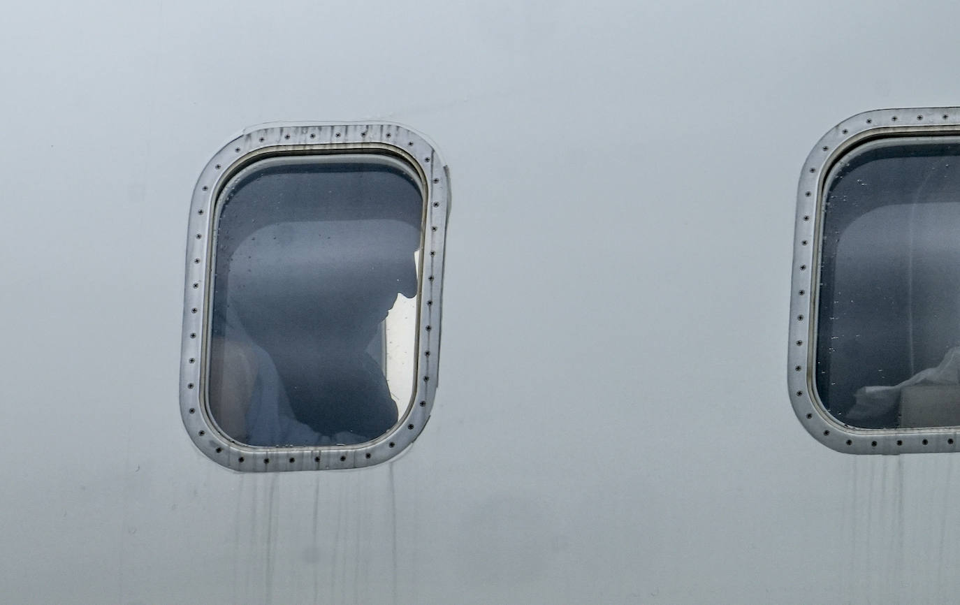 El rey emérito abandona Vitoria tras someterse a una revisión rutinaria