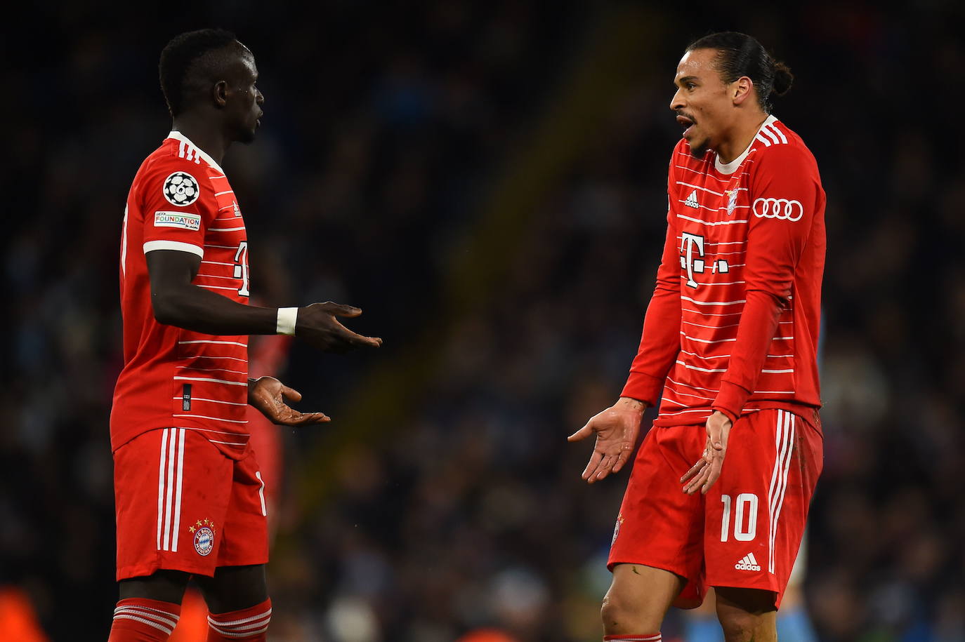 Sané y Mané se encaran tras uno de los goles del City, que les eliminó dela Champions.