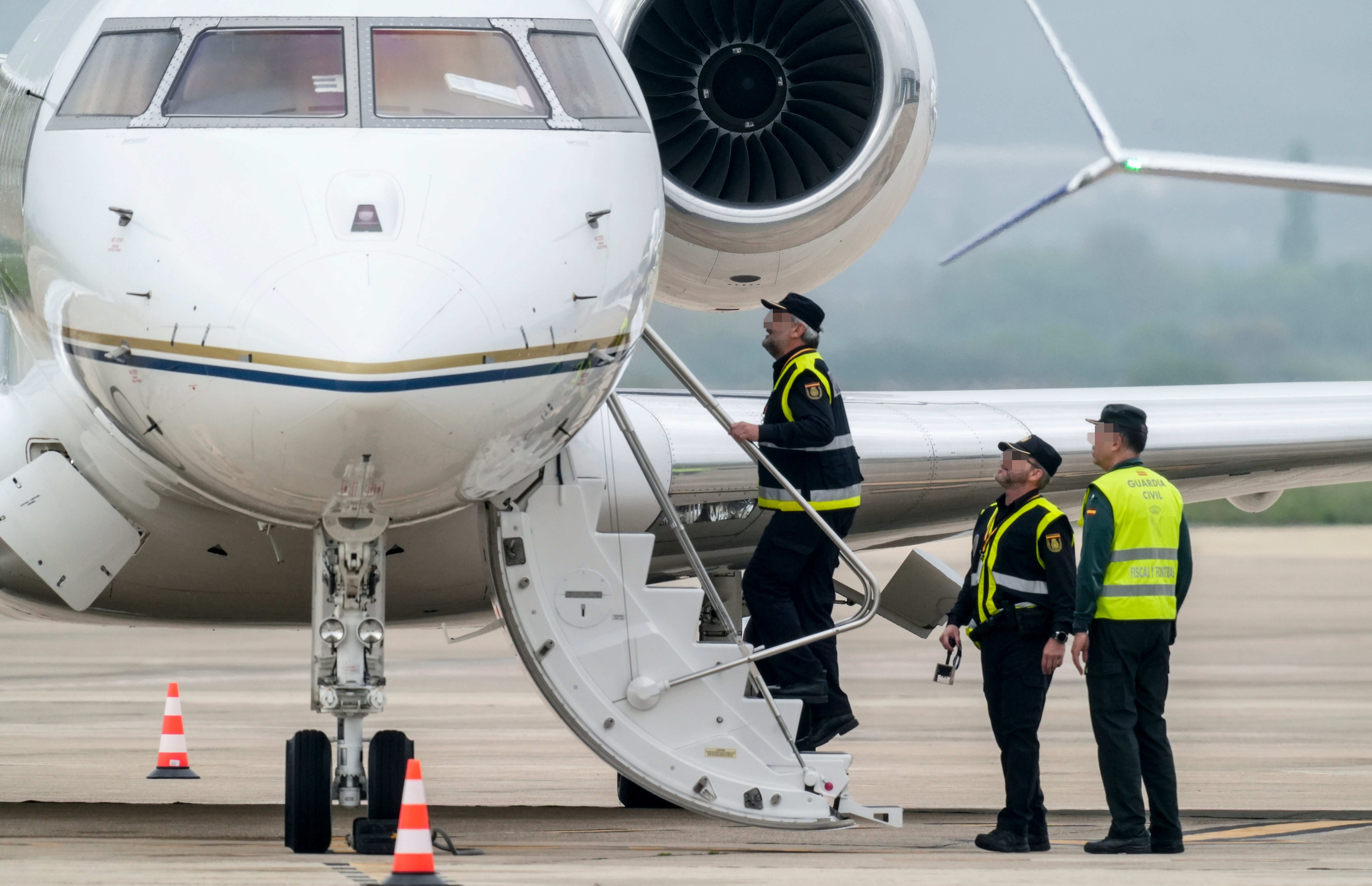 El rey emérito abandona Vitoria tras someterse a una revisión rutinaria