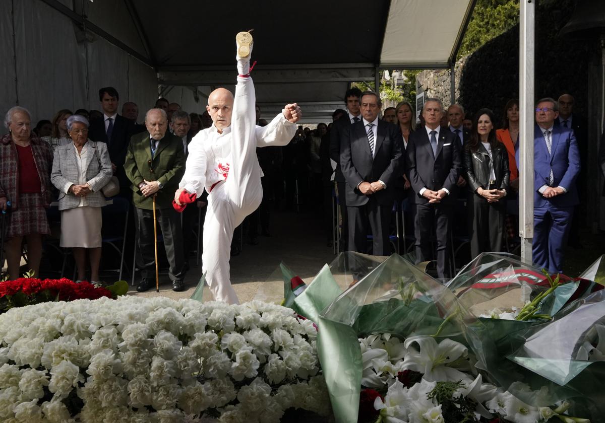 Acto de homenaje a las víctimas del bombardeo celebrado en 2022 en Gernika.
