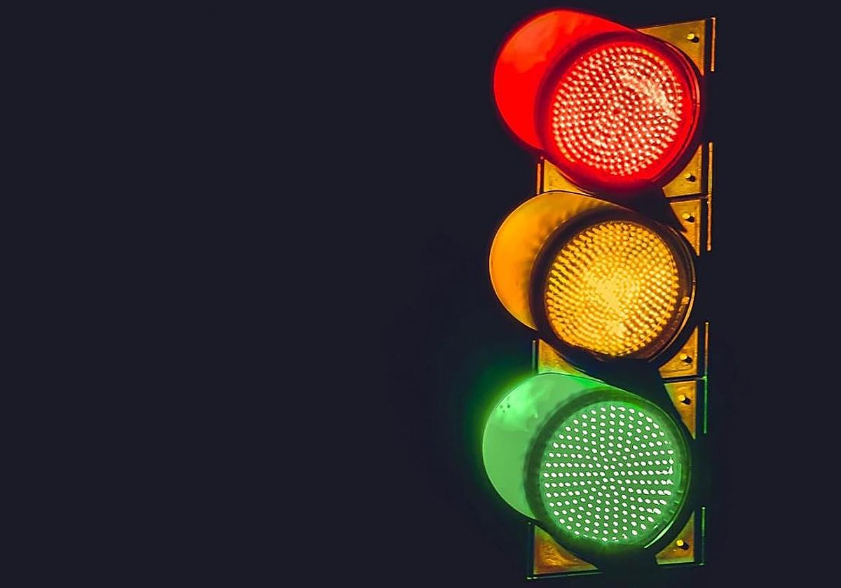 Cómo saber si un semáforo tiene cámara y multa