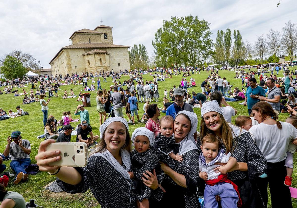 La fiesta se cuece en Armentia