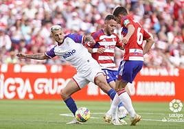 Granada, Levante y Alavés, empatados en la segunda posición