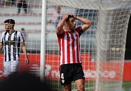 Los cachorros bajan de categoría tras perder este domingo ante el Castellón por 0-2.