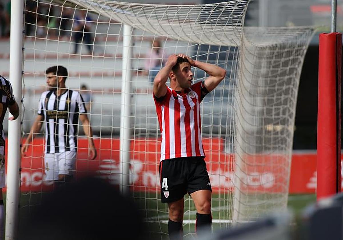 Los cachorros bajan de categoría tras perder este domingo ante el Castellón por 0-2.