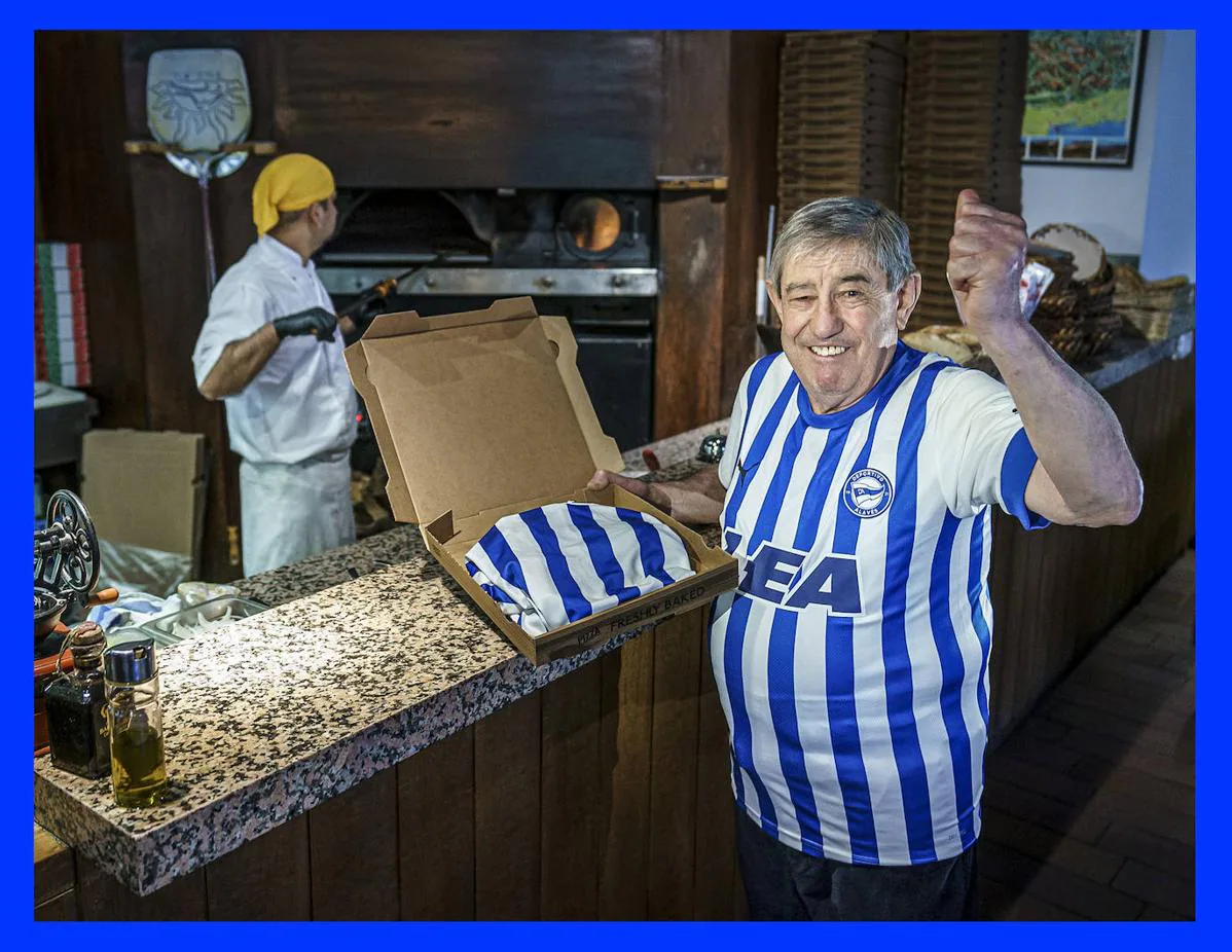 Todos somos Alavés | Paco Galdos, exciclista: Las mejores pizzas llevan  esencia albiazul | El Correo