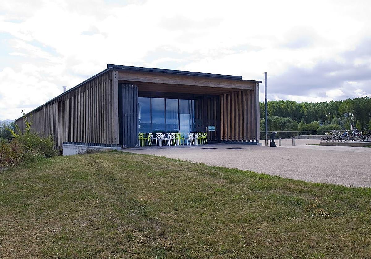 La cafetería de Ataria reabrirá para este verano.