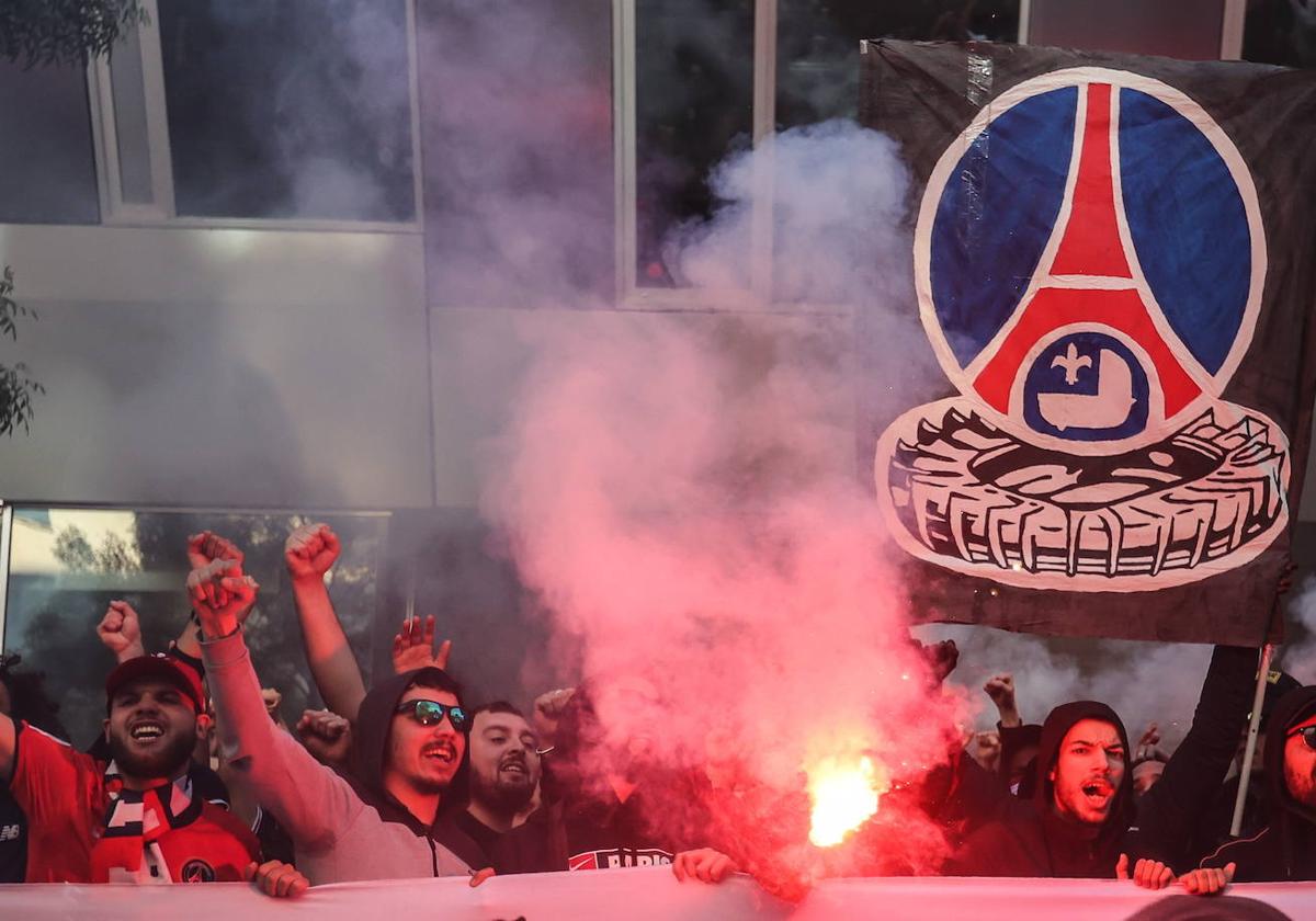 Los radicales se manifestaron este miércoles frente al estadio del PSG.