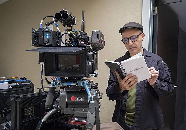 Pablo Berger en el rodaje de 'Abracadabra'.