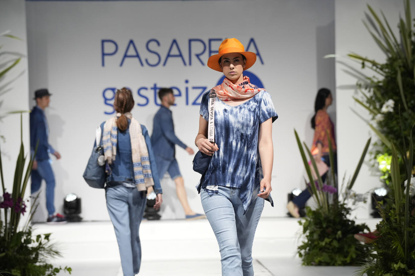 Vuelve el denim y se apostará por los wide jeans y baggy jeans. 