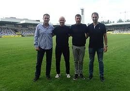 Borja Imaz -entrenador de porteros-, Xanti Pérez -preparador físico-, Imanol de la Sota -entrenador- y Fernando Fernández -segundo entrenador-.