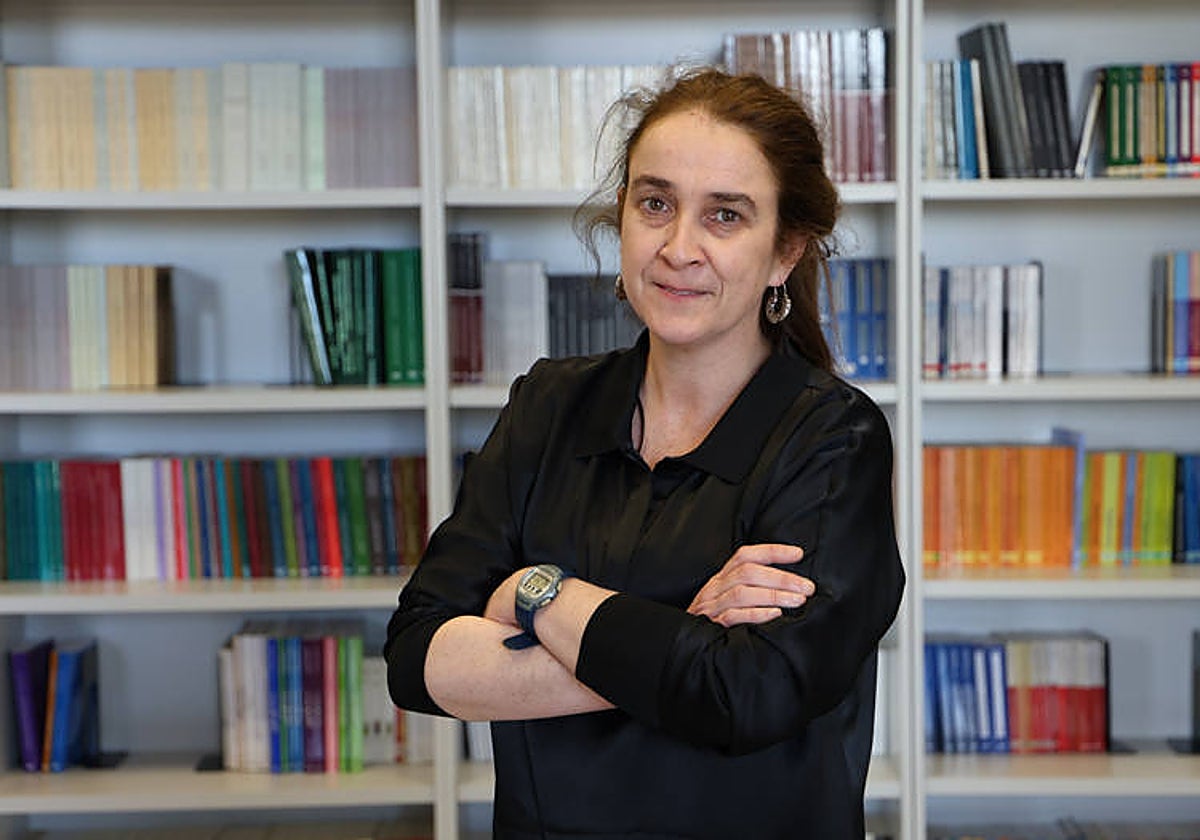 La profesora de la UPV/EHU, Eli Alberdi, compagina la docencia con la divulgación.