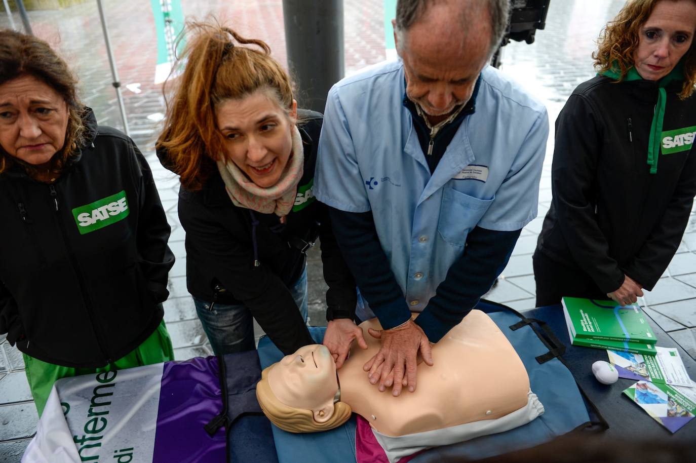 Taller de RCP que ha realizado SATSE hoy en Bilbao.