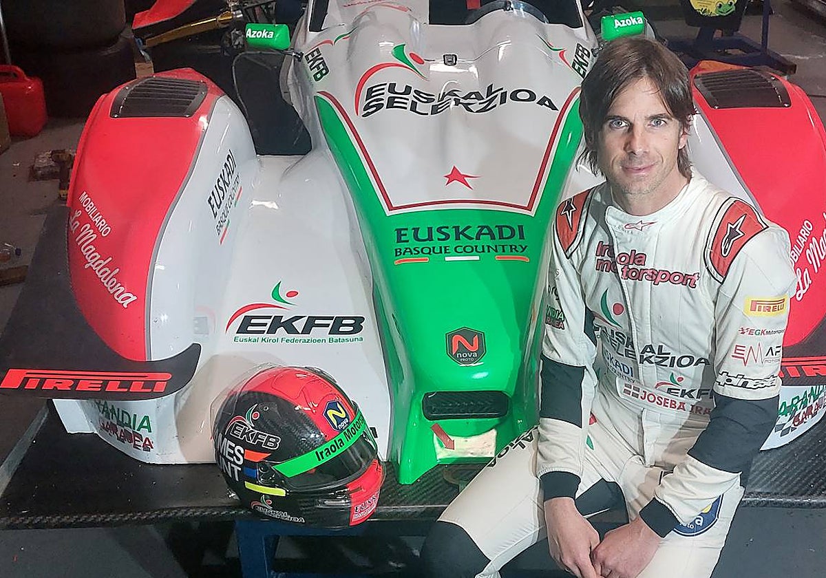 Joseba Iraola frente a su 'Nova NP01' con la que corre el Europeo de carreras de montaña.