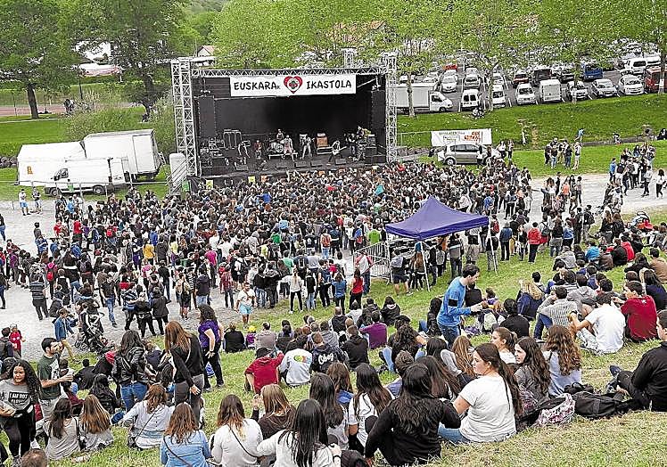 Imagen principal - Zetak, Delirium Tremmens, Gozategi, Su Ta Gar... Benetan indartsu dator aurtengo programazioa