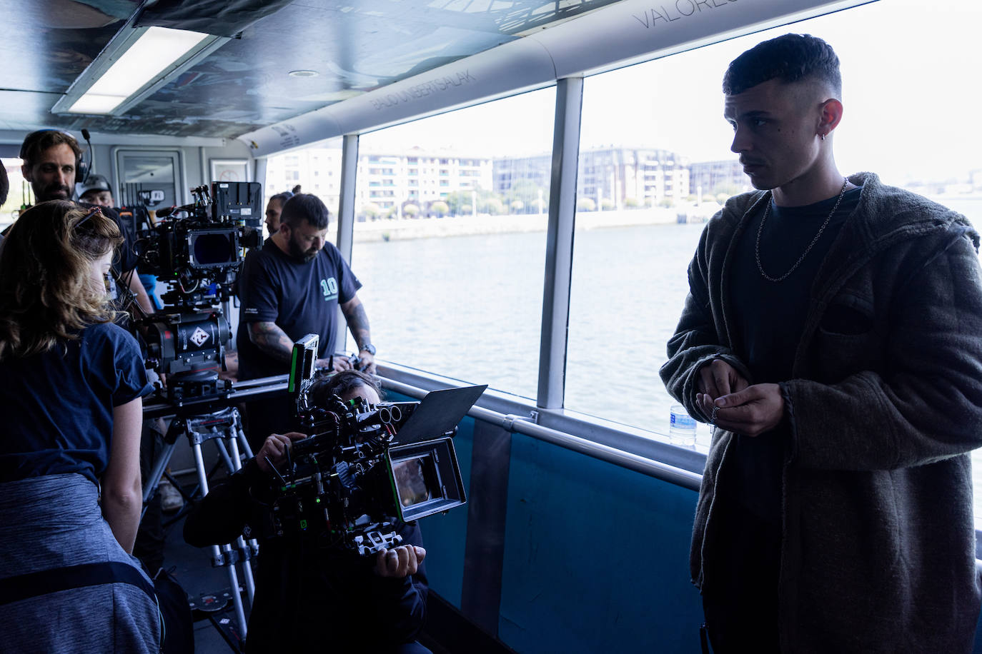 Arón Piper, en el transbordador del Puente Colgante.