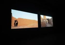 Instalación a doble pantalla del vídeo del artista catalán en el Bellas Artes.