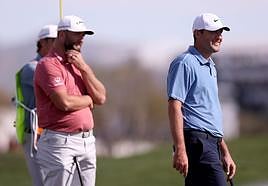 Jon Rahm y Scottie Scheffler, en un torneo del PGA Tour.