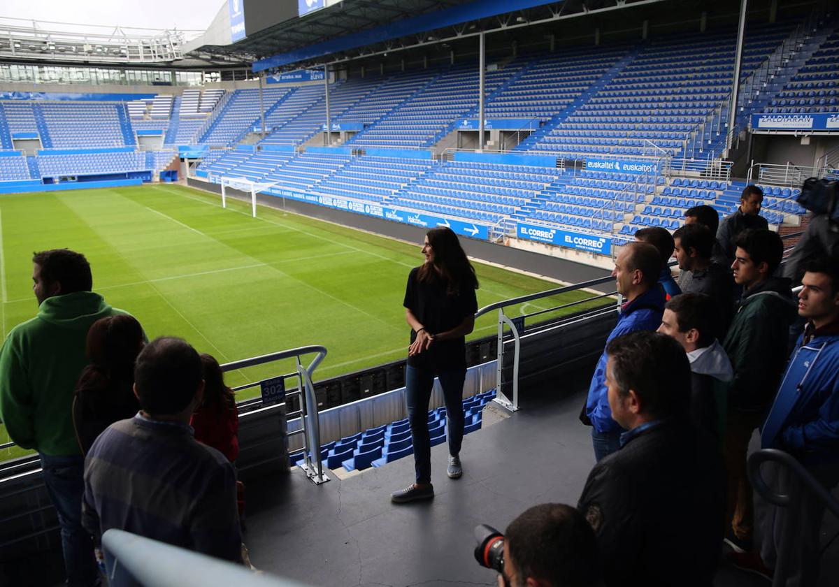 Un grupo de aficionados, en una anterior visita al estadio de Mendizorroza.