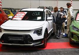 La cita reúne largas hileras de vehículos en 40.000 metros cuadrados de los pabellones 3 y 5 del BEC.