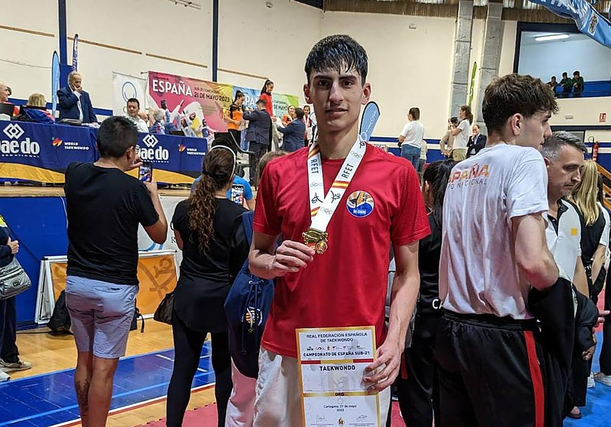 Mikel Fernández, oro en el Campeonato de España sub-21 de taekwondo