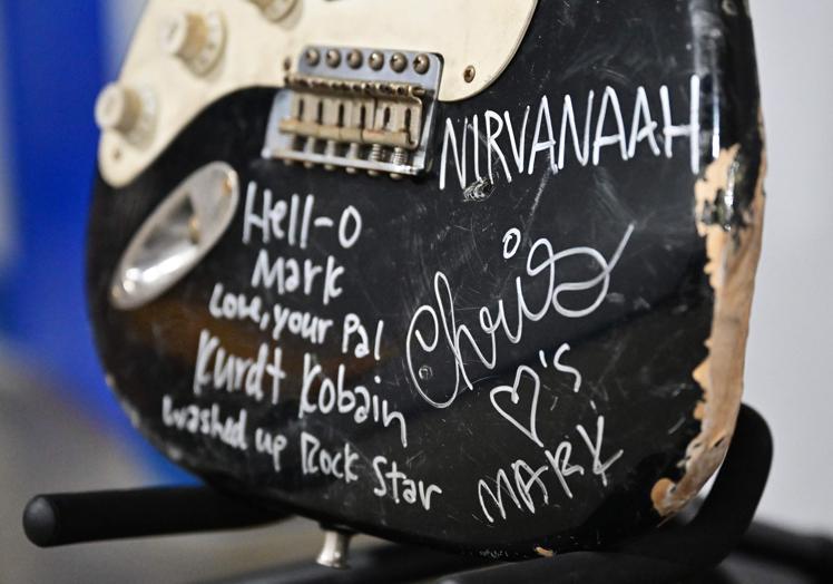 La guitarra destrozda por Cobain.