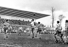 Partido entre el Deportivo Alavés y Las Palmas de la temporada 1954-55.