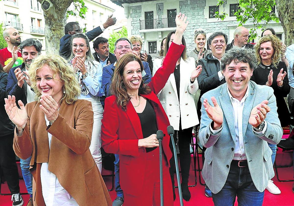 Los socialistas vascos cerraron la campaña electoral en la Plaza de la Memoria de Vitoria.