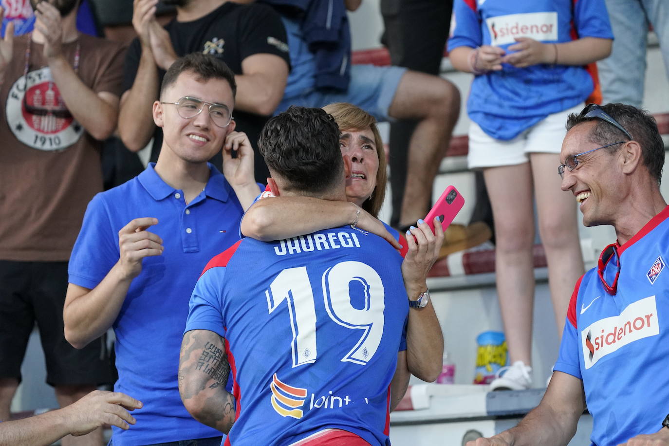 Emoción y alegría del Amorebieta por el ascenso a Segunda