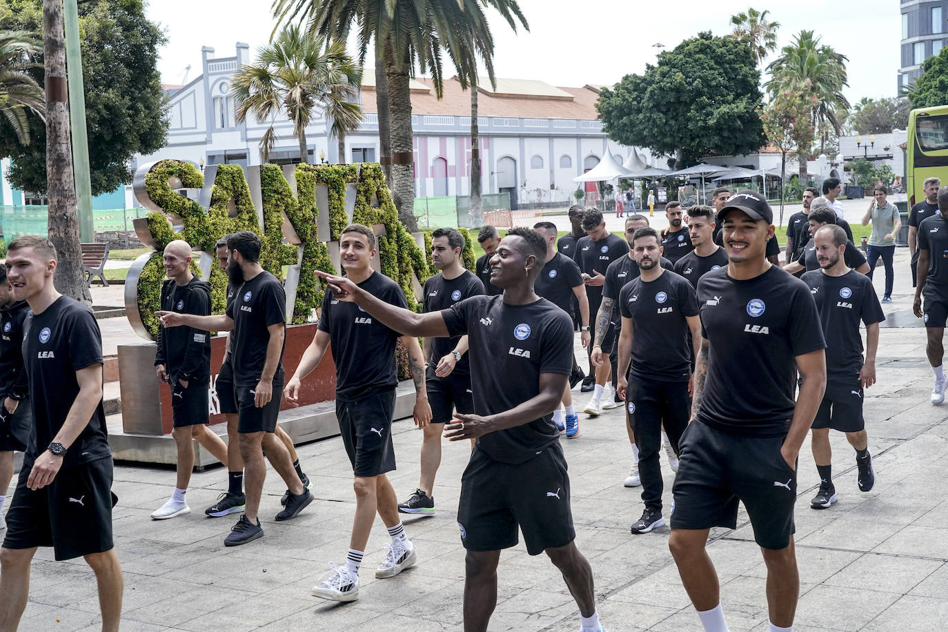 Los jugadores se dejan ver por las calles de Las Palmas