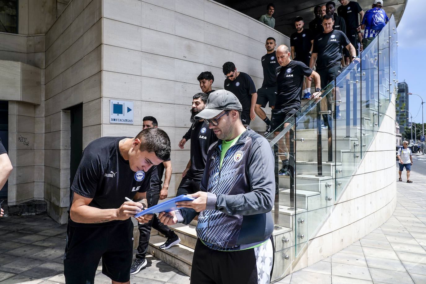 Los jugadores se dejan ver por las calles de Las Palmas