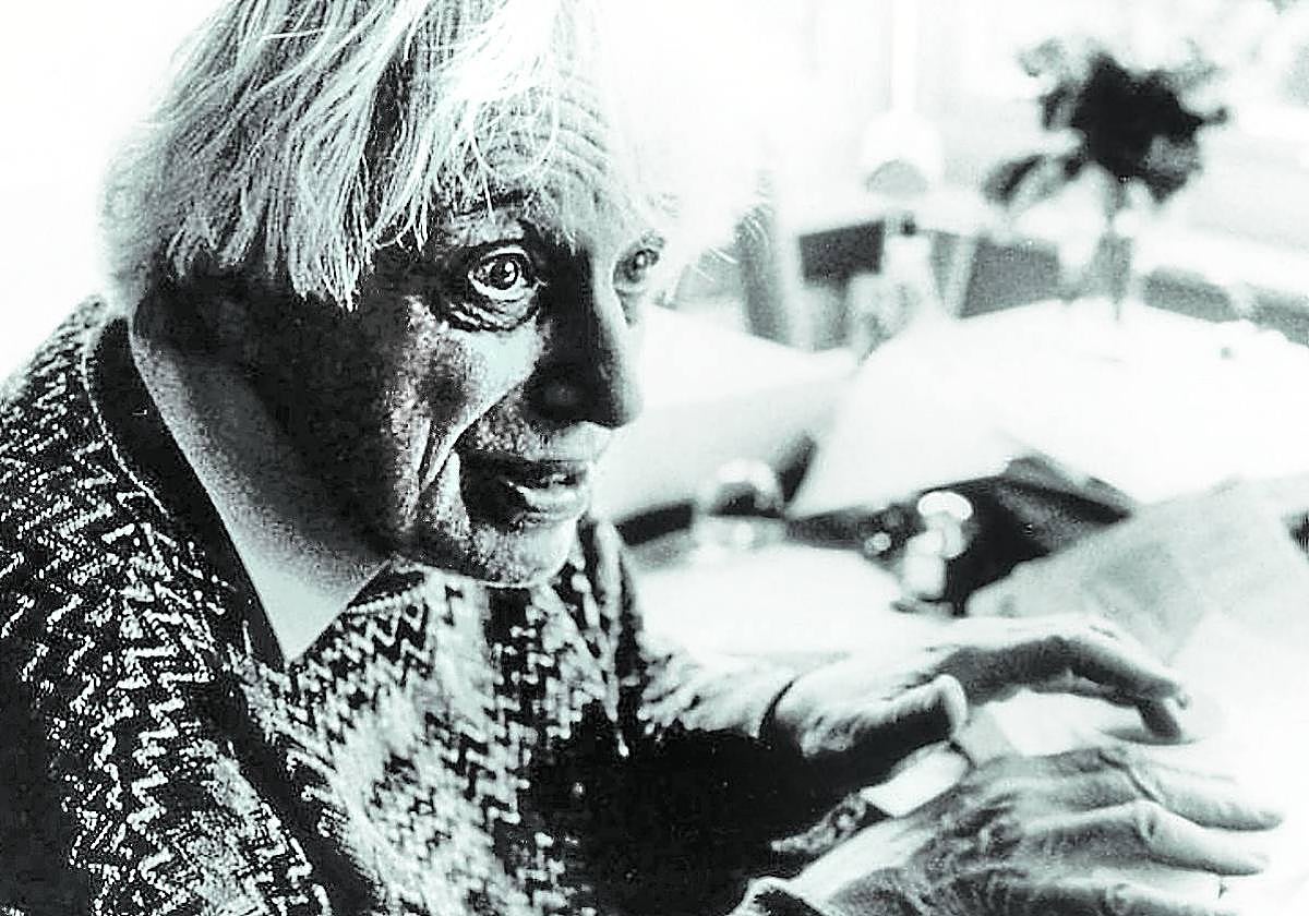 György Ligeti, en su estudio.