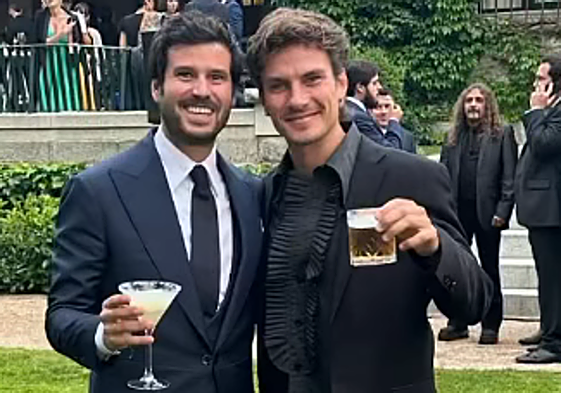 La glamurosa boda de Willy Bárcenas, el líder de Taburete: sus padres salen de la cárcel y reúne a numerosos famosos e influencers