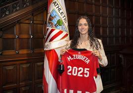 Maite Zubieta tras ampliar su compromiso con el Athletic en Ibaigane